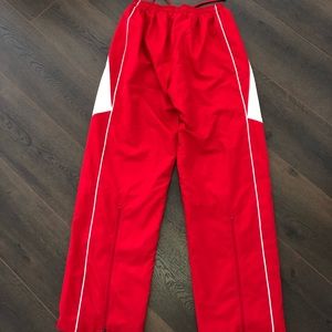 Under Armour Men’s medium lined pants.